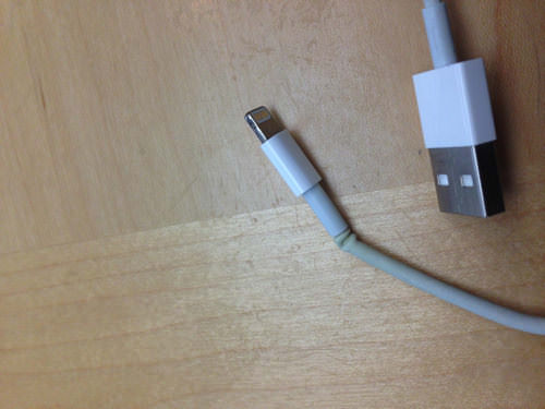 iphone5 cable exchange 1 iPhone5の充電ケーブルが接触不良や断線している人！AppleStoreに持っていけば無償で交換してくれますよ！