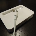 約1,000円で買えるiPhone5用のLightning Dock