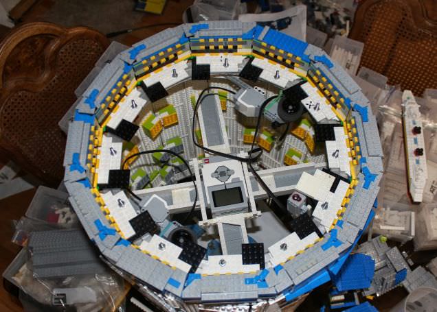 youtube-r2-d2-lego-2.jpg Youtube r2 d2 lego 2