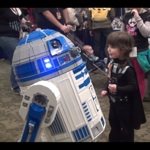 凄すぎ！レゴで作られた動く等身大のR2-D2！