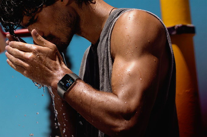 Apple Watch 防水性能が向上？！ティム・クック氏は毎日シャワーでも付けている？