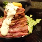 激ウマのローストビーフ山盛り!Red Rock(高田馬場)のローストビーフ丼