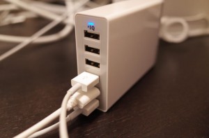 【レビュー】買って大正解!人気のUSB急速充電器「Anker 60W 6ポート USB急速充電器」