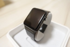 【レビュー】未来感が凄い!Apple Watch スペースブラックリンクブレスレットは圧倒的カッコ良さ!