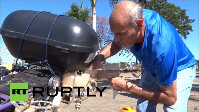 Motorcycle water runs kilometers 4