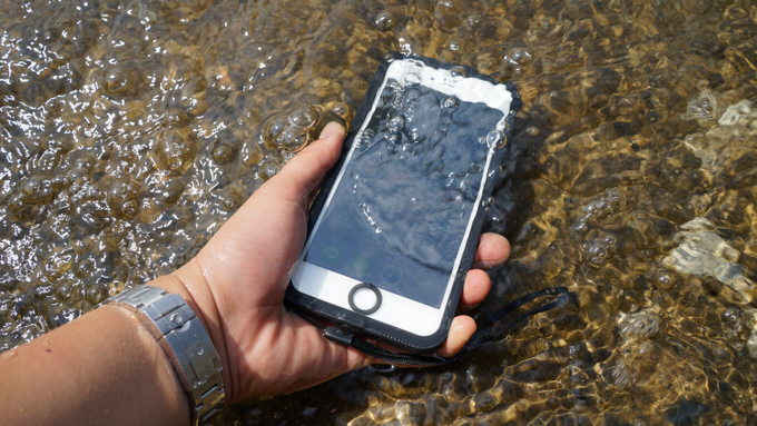 【レビュー】超極薄！iPhoneの防水ケース「スリムダイバー」が予想以上にいい感じ！