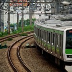 電車の携帯電話マナー「優先席付近では混雑時のみオフ」東日本の鉄道会社37社