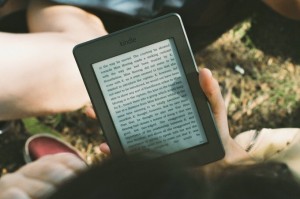 新型のKindleは防水?今週発表予定のハイエンドモデルの名称は「Kindle Oasis」か