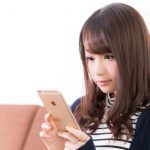 71.4%がスマートフォン依存を自覚、49%が情報収集源はほとんどスマホ ―― MMD調査