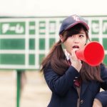 かっけぇぇ!野球部の女子マネが打つ「ノック」が上手いと話題!