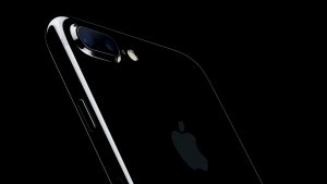 「iPhone 7 Plus(ジェットブラック)」、Apple公式で予約開始1分でも発売日に手に入らないと話題に