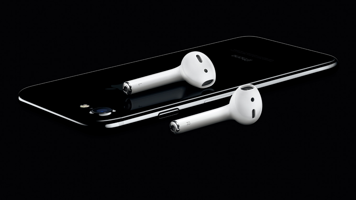 Apple、純正ワイヤレスイヤホン「AirPods」を発売