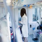 【注意】iPhoneで「電車で見ず知らずの人の名前を知る方法」