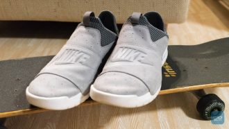 快適すぎるスニーカーを発見!サンダル感覚で履けるNIKE「ベナッシ」が最高だった