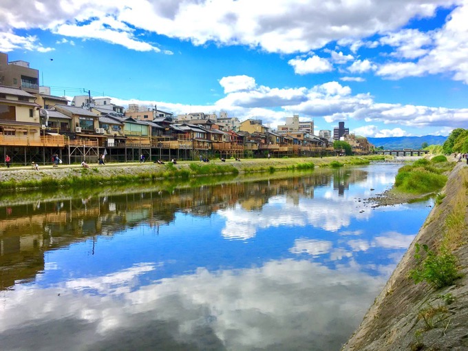まるで新海誠!iPhoneの標準機能だけでここまで綺麗な写真が!?