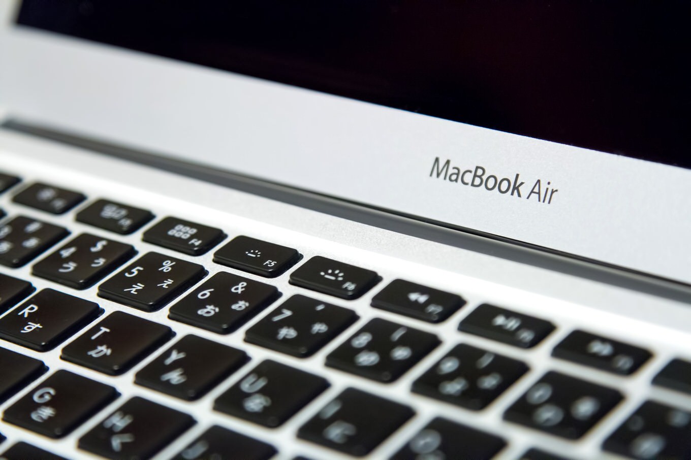 「これはスタバ行ける」レゴでMacBook Airを再現した画像に驚愕