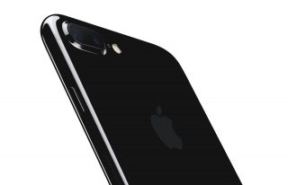 iPhone 12の下位モデル、iPhone SE 2より少しだけ小さくなる可能性