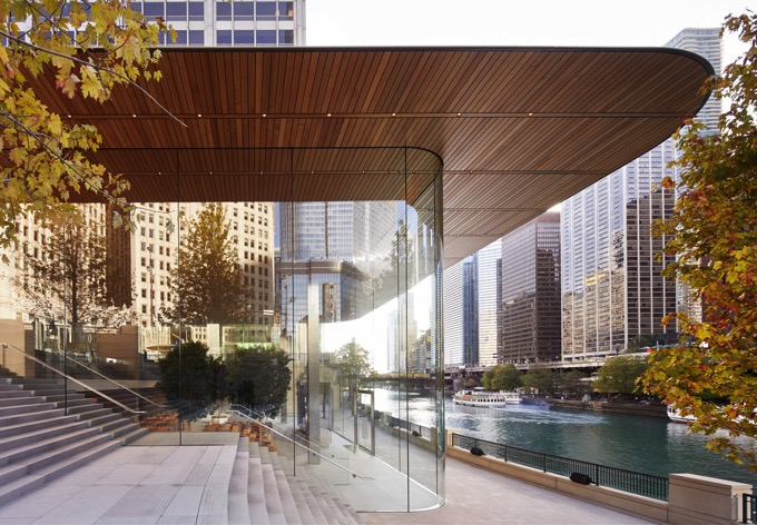 chicago-michigan-ave-front-entrance-glass-detail