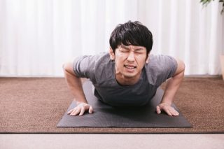 筋トレは正義……!! 運動不足のマンガ家が筋トレを習慣にしたところ体に驚きの変化が