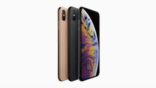 iPhone XSでiPhone Xのケースは使えません、カメラ周りに数ミリの差