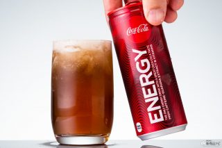 【本日発売】コーラの魔剤『コカ・コーラ エナジー』を飲んだ、味わいは”ガラナドリンク”に近い