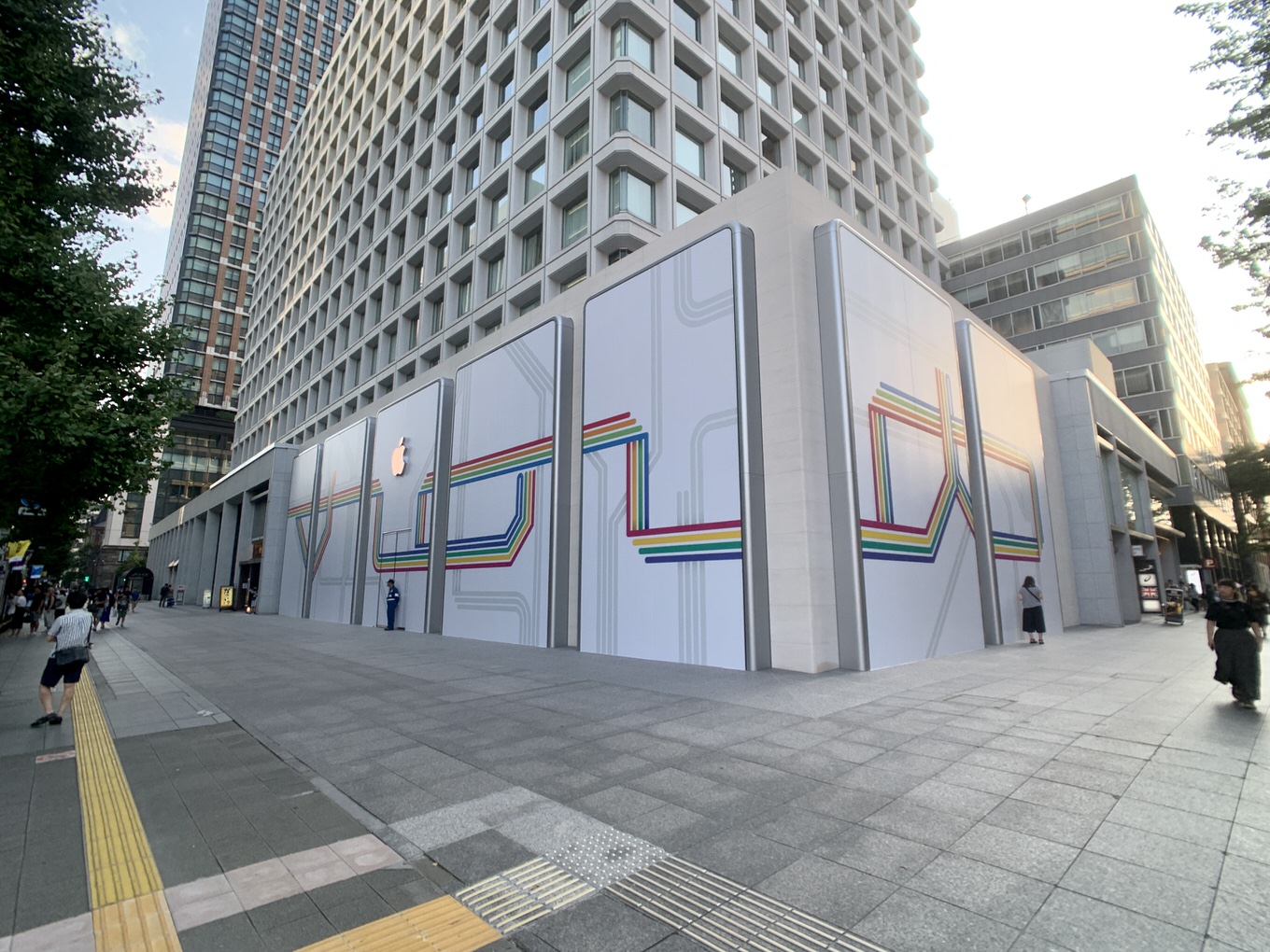 apple-marunouchi-1