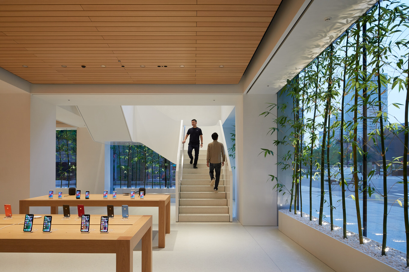 Apple-largest-store-in-Japan-opens-saturday-in-Tokyo-team-members-on-stairs-090419