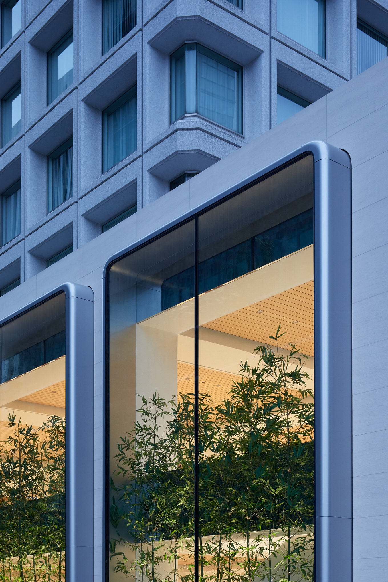 Apple-largest-store-in-Japan-opens-saturday-in-Tokyo-two-story-windows-090419