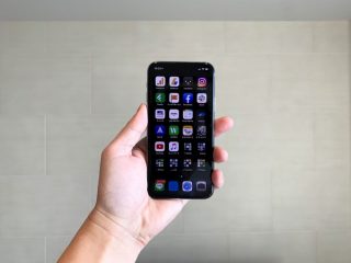 Iphoneで 動く壁紙 を超簡単に作る方法 使うのはあの超有名アプリ1つだけ 男子ハック