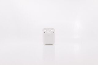 新型「AirPods」5月18日に発表？高音質版「Apple Music」も同時に？