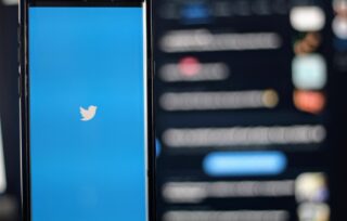 Twitter、認証バッジの販売を開始。著名人アカウントには公式マークを準備中