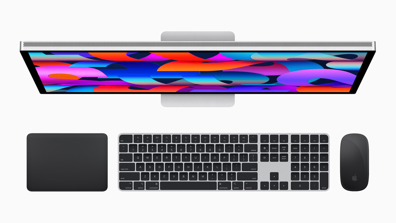 Apple-Studio-Display-Magic-Trackpad-Keyboard-Mouse-220308