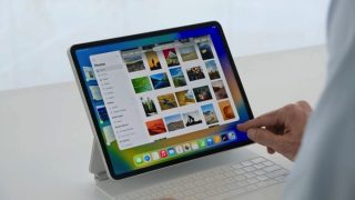 Apple、iPadOS 16のステージマネージャがM1搭載iPadでしか機能しない理由を説明