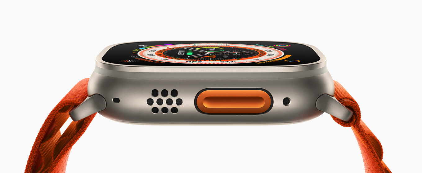 Apple-Watch-Ultra-Orange-Alpine-Loop-Action-button-220907