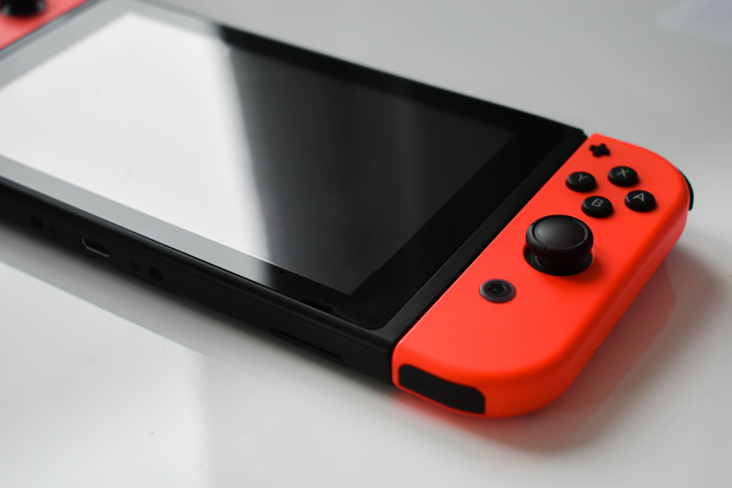 Nintendo Switch後継機の発売日、2024年後半から2025年前半に変更か